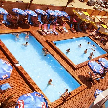 ホテル Bali Paradizo