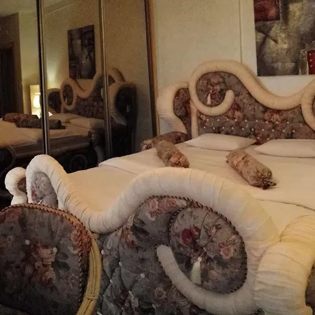 ホテル Bali Paradizo Zemun